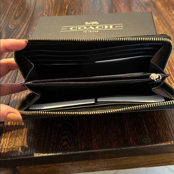 Coach Patent Leather Wallet - Picture 3 of 6